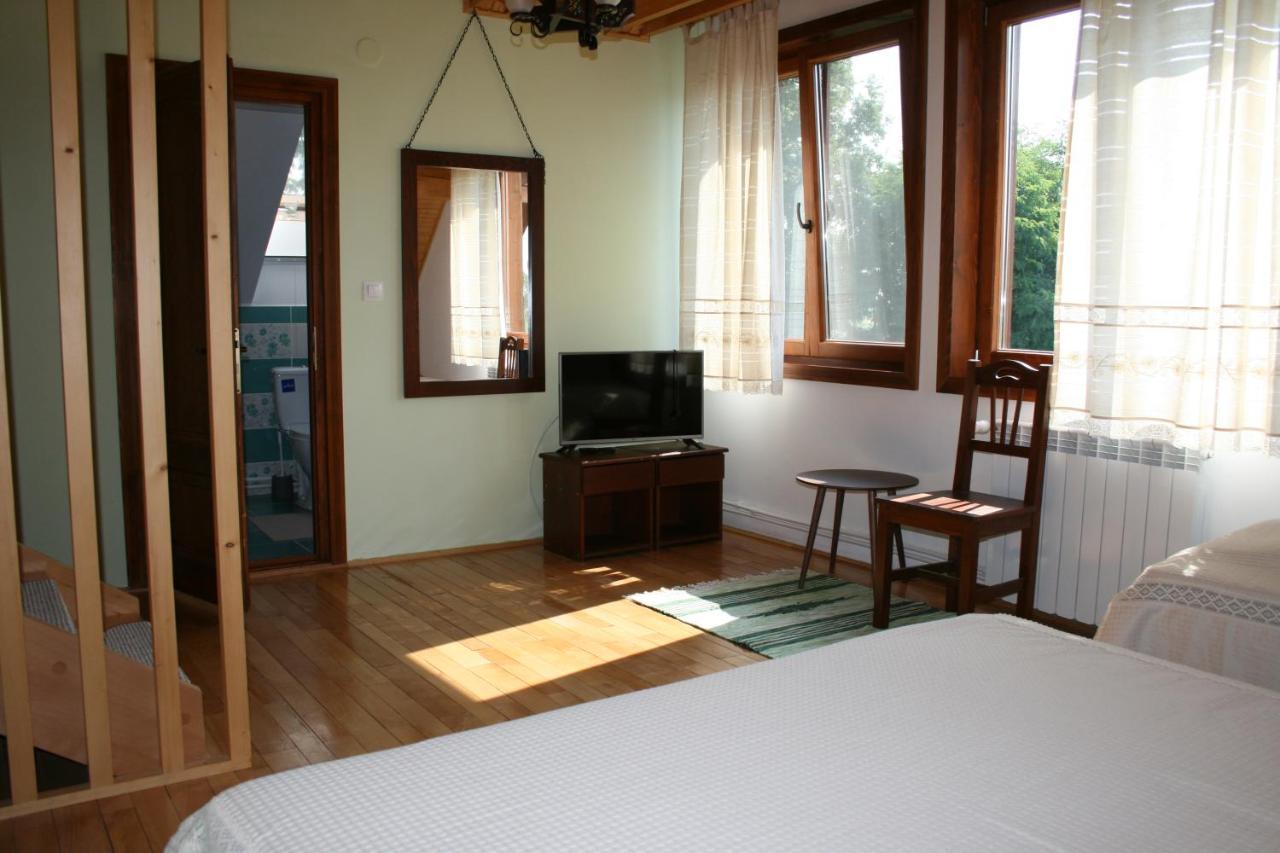 Albinuta Guesthouse Ozun Exterior foto